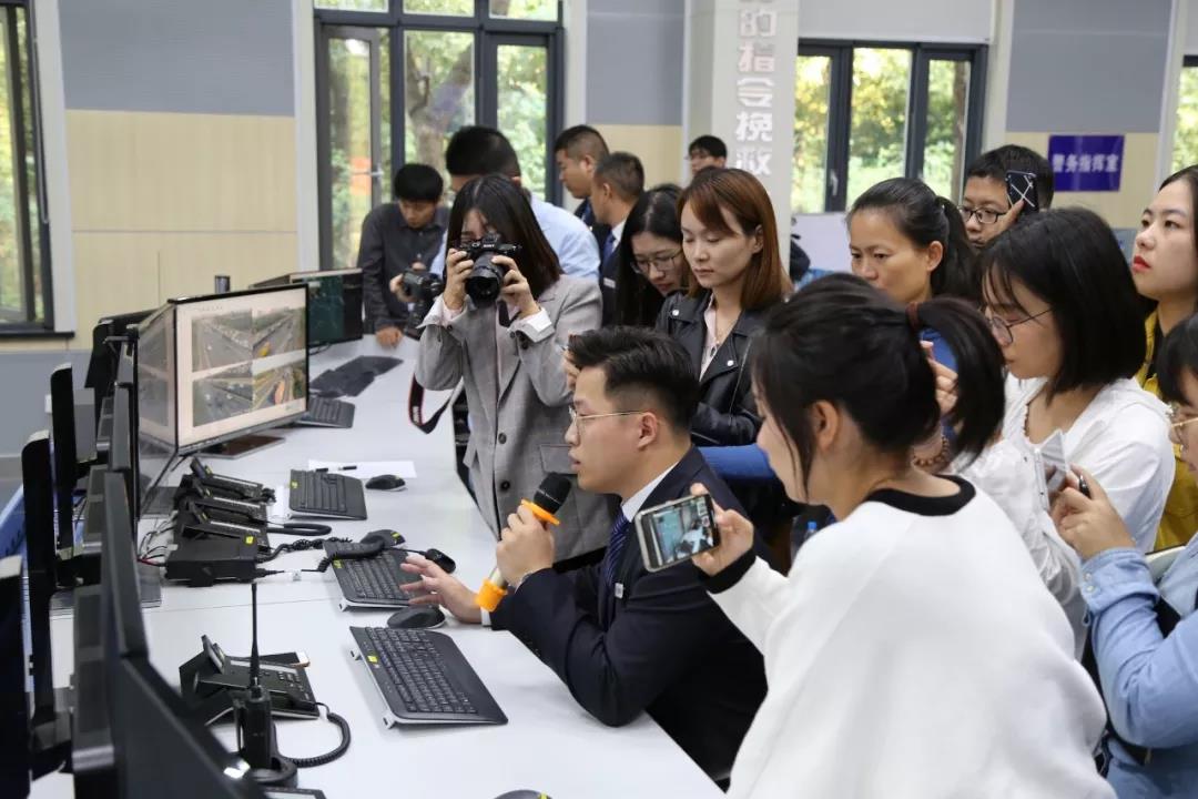 1571369718520032582.jpg 1571369718520032582.jpg