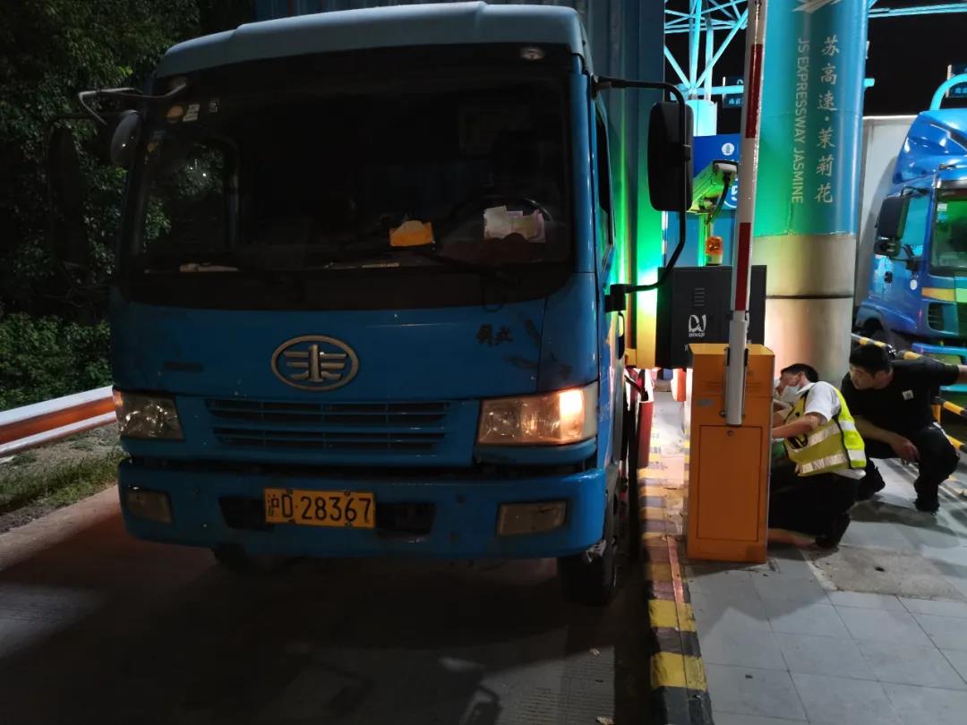 1597830876091003469.jpg 1597830876091003469.jpg