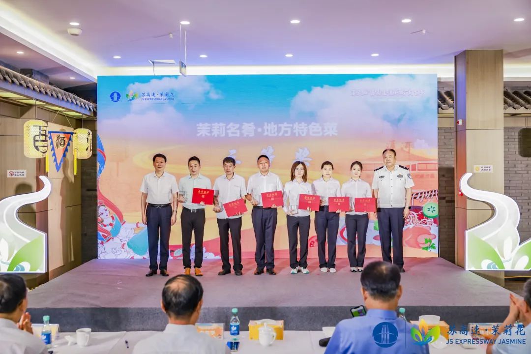 1658729856901059186.jpg 1658729856901059186.jpg