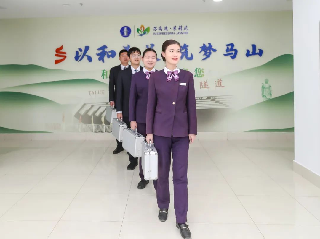 1697422443511002559.jpg 1697422443511002559.jpg