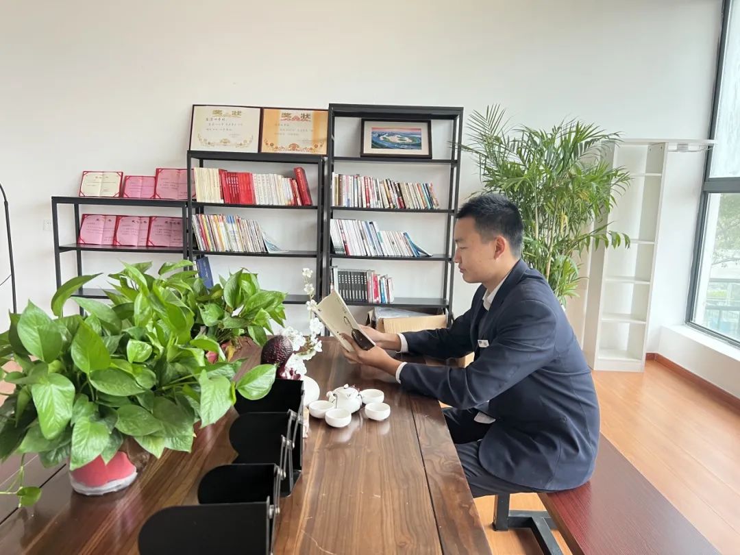 1697537343339009362.jpg 1697537343339009362.jpg