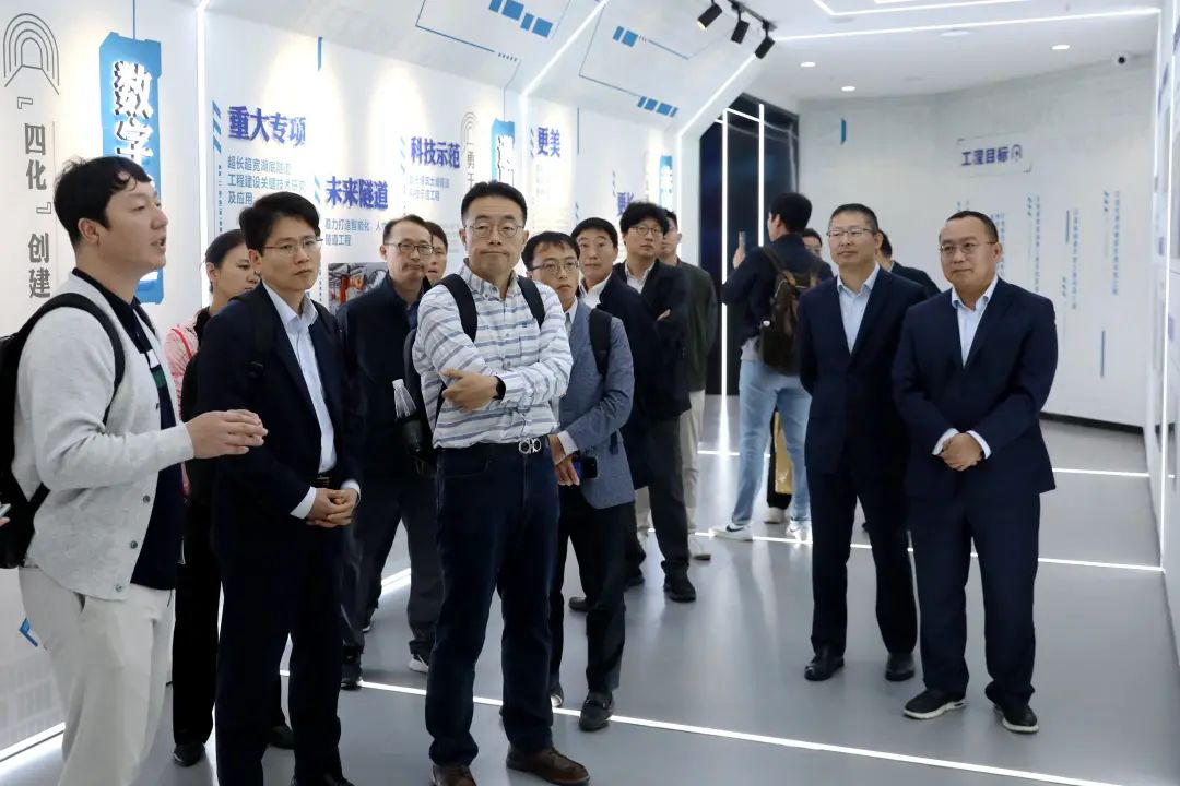 1698132611784004205.jpg 1698132611784004205.jpg