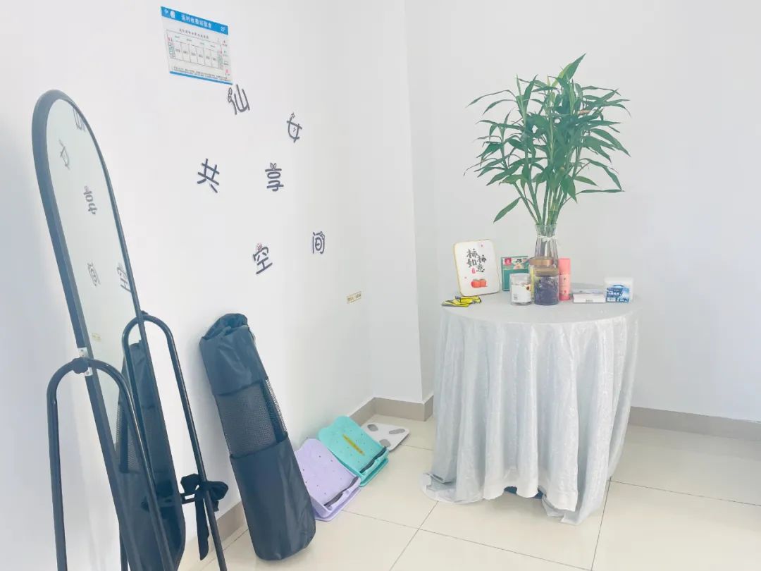 1702630151304030338.jpg 1702630151304030338.jpg